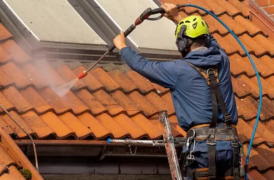 Démoussage et hydrofuge de toiture à Barre